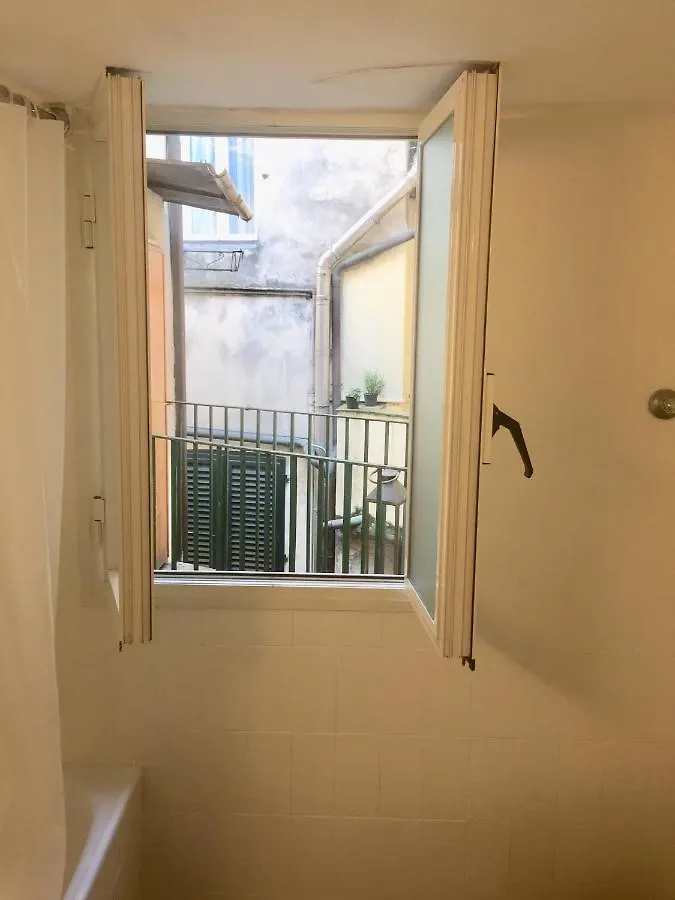 Lucca David Room In Apartment And Hospitality Pilgrims A Italy