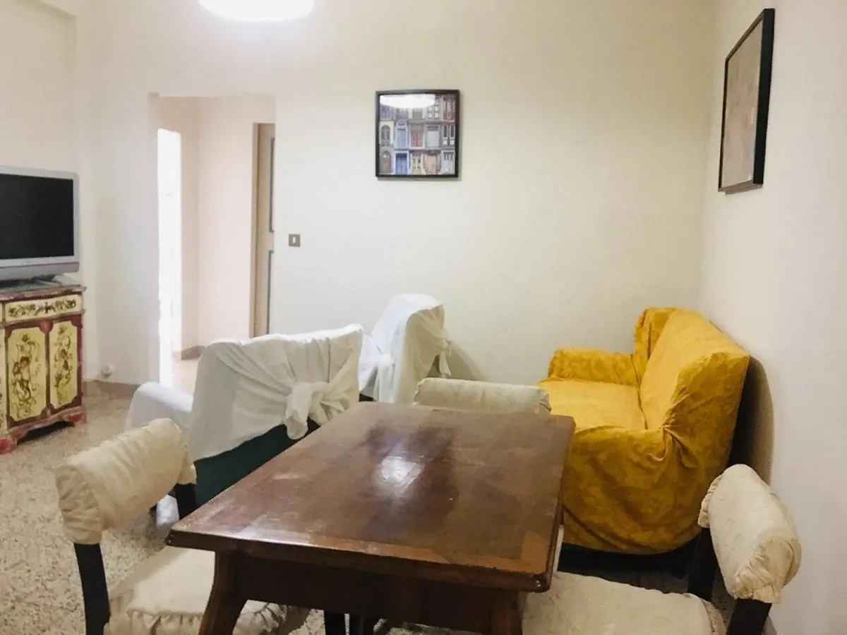 Lucca David Room In Apartment And Hospitality Pilgrims A Homestay