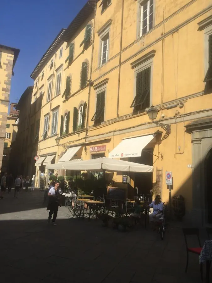 Lucca David Room In Apartment And Hospitality Pilgrims A Homestay