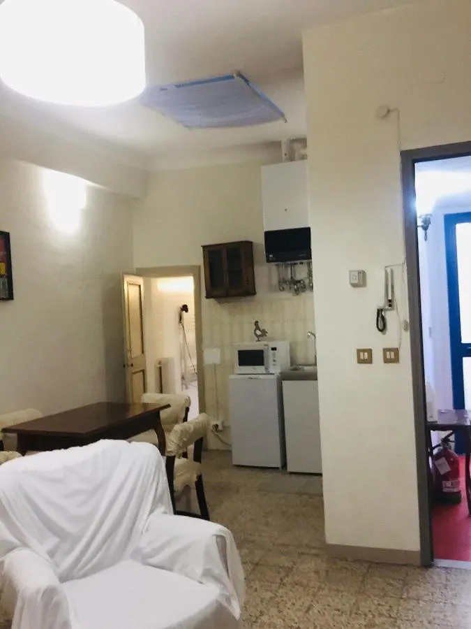 Séjour chez l'habitant Lucca David Room In Apartment And Hospitality Pilgrims A